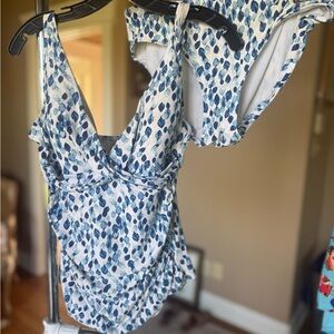 Nip/Tuck Blue and White Print tankini Swimsuit Set
